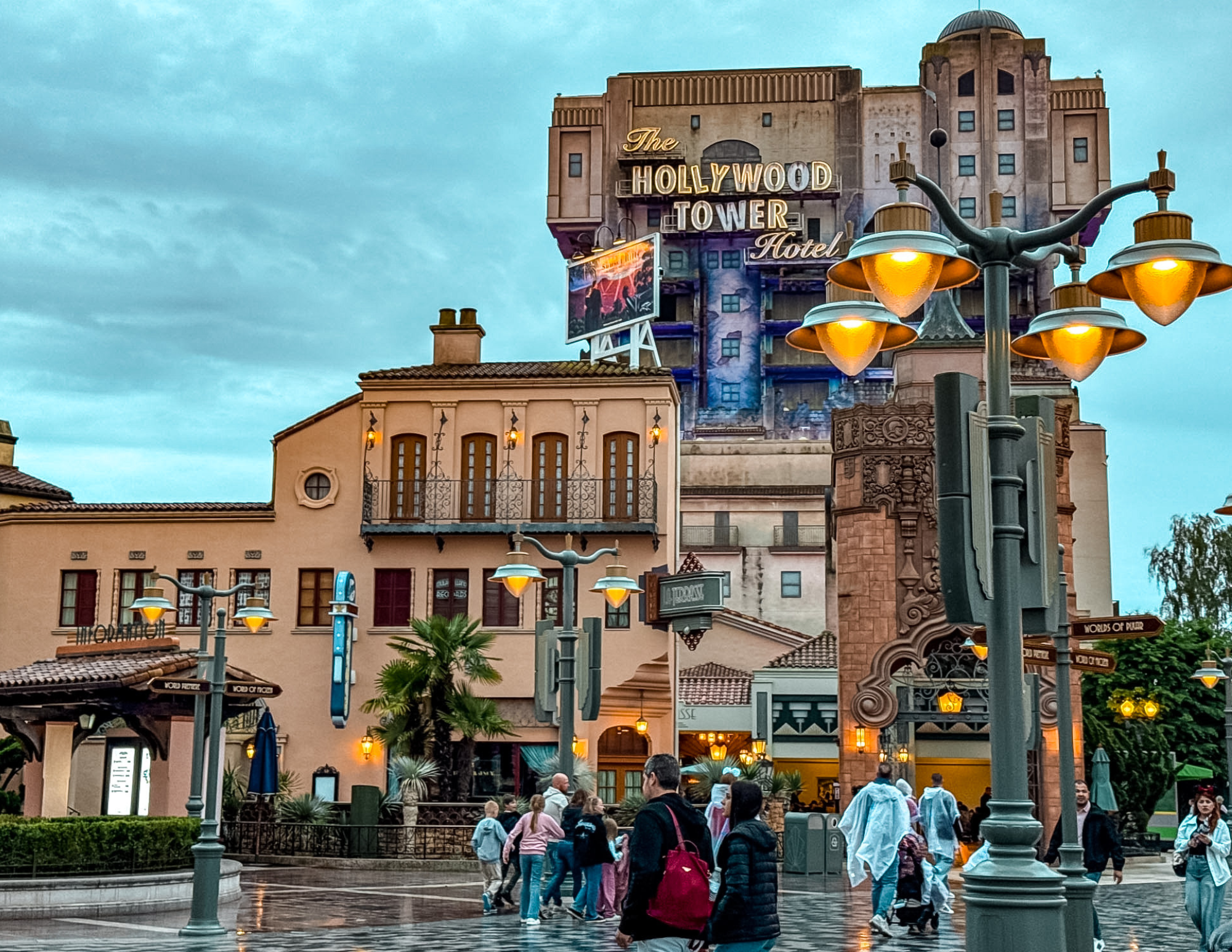Disneyland Paris Guide (6).png